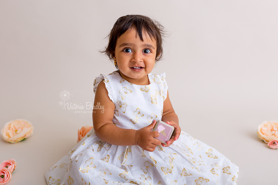 cake smash photography baby girl