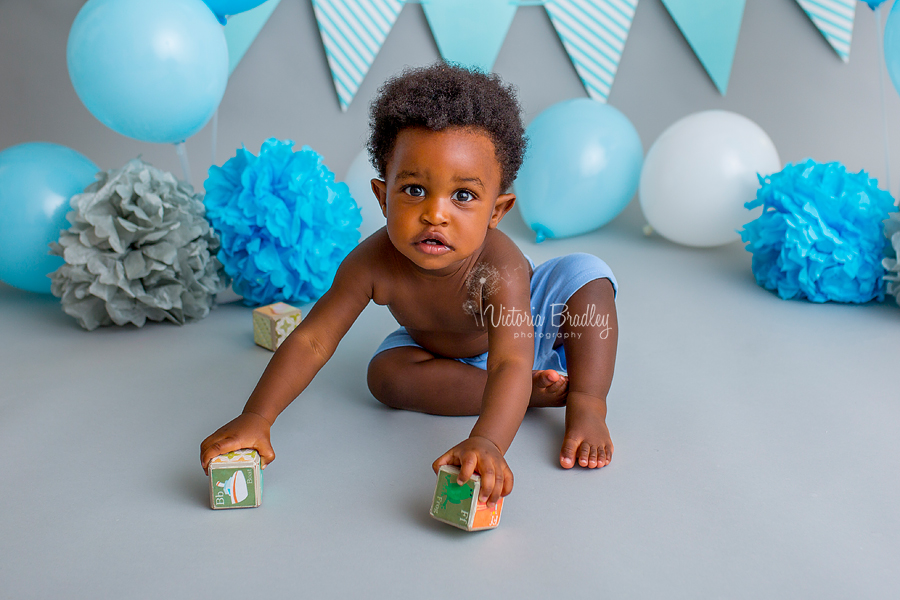 baby boy blues cake smash