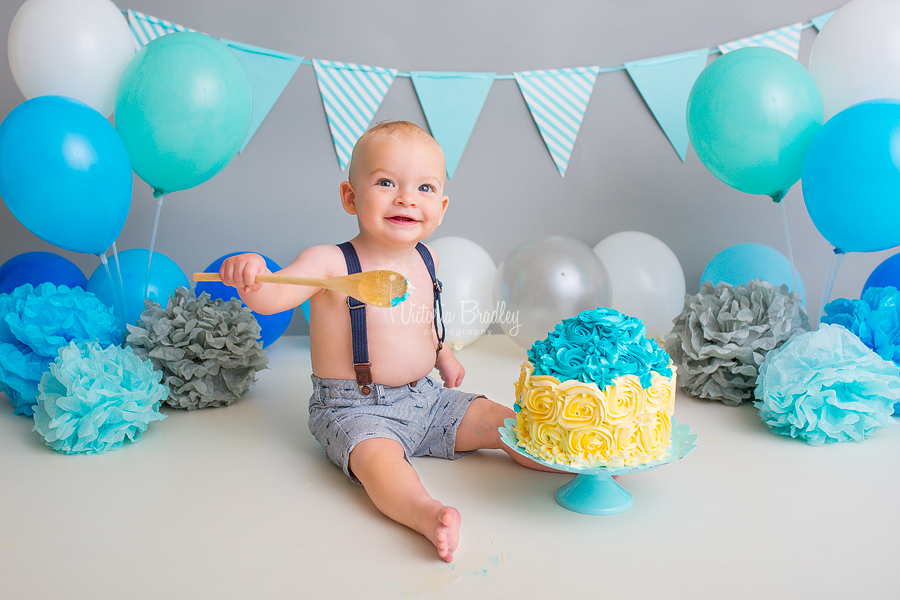 baby boy blues and grey cake smash