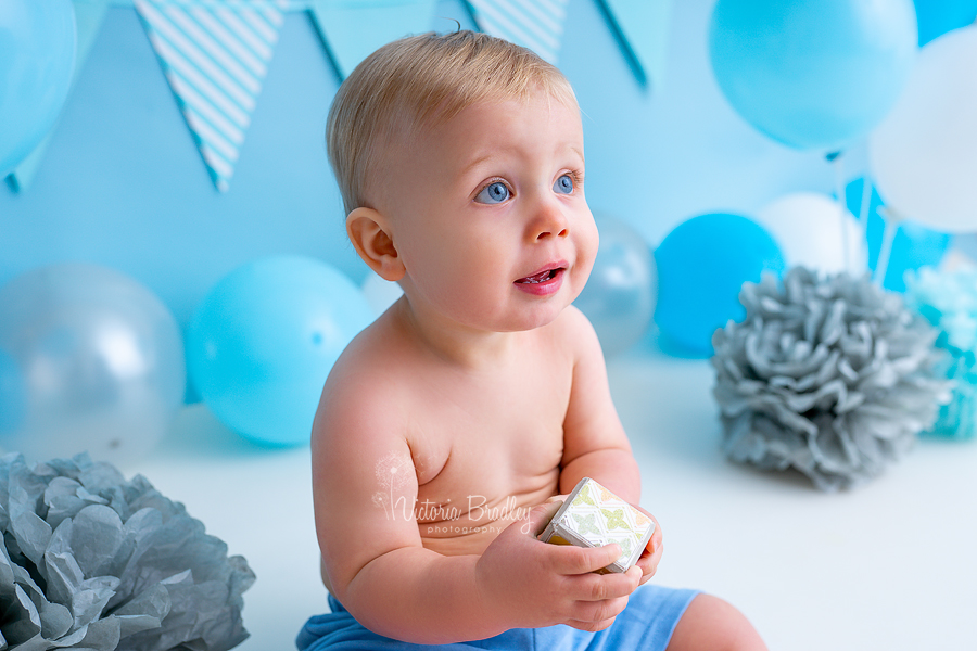 baby boy blues cake smash