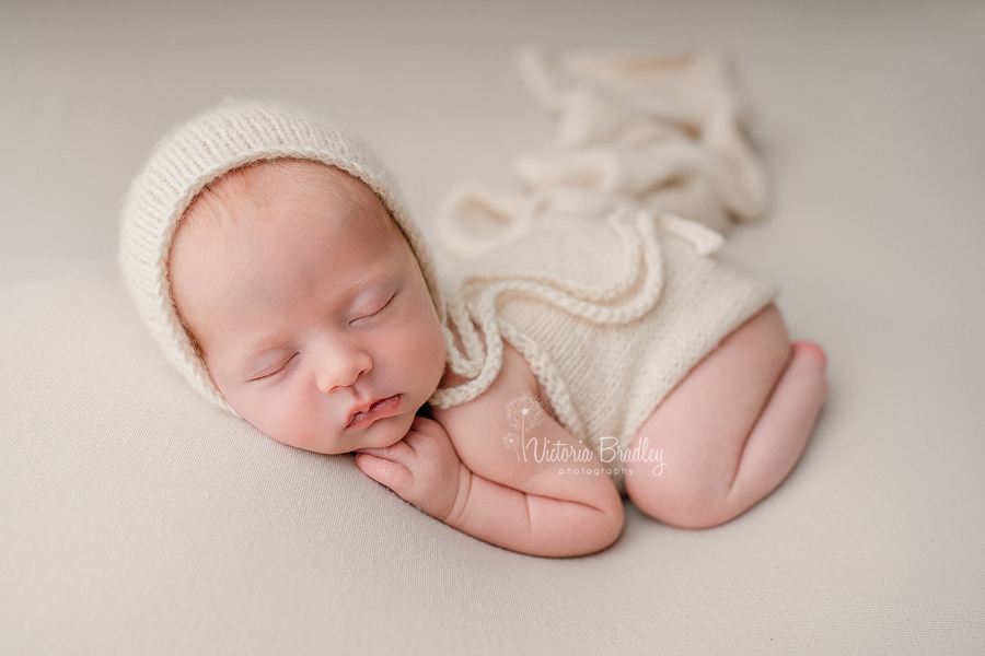 baby boy photography, on tummy