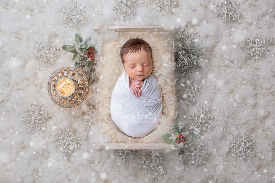 newborn baby Christmas photography 