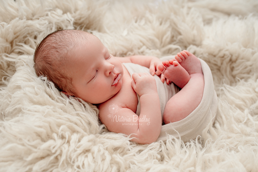 wrapped newborn baby photography, egg wrap pose