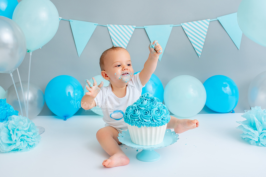 baby boy 1st birthday cake smash