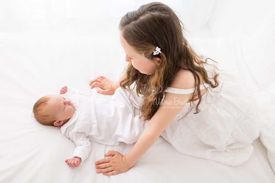 newborn and sibling photography 