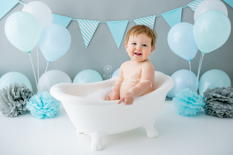 baby boy cake smash bath tub