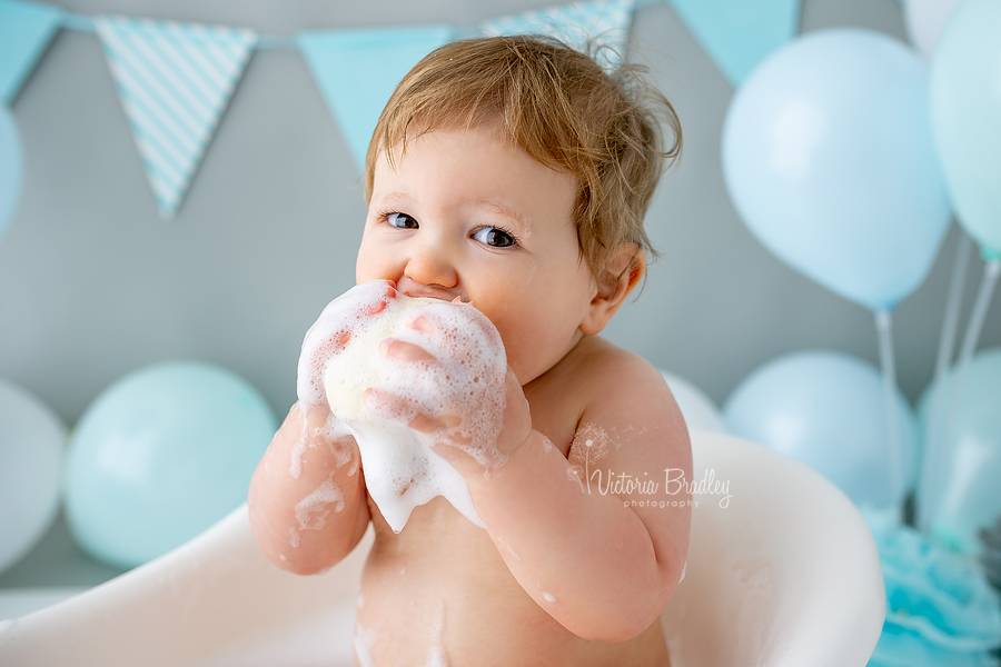 baby boy cake smash with rubber duck