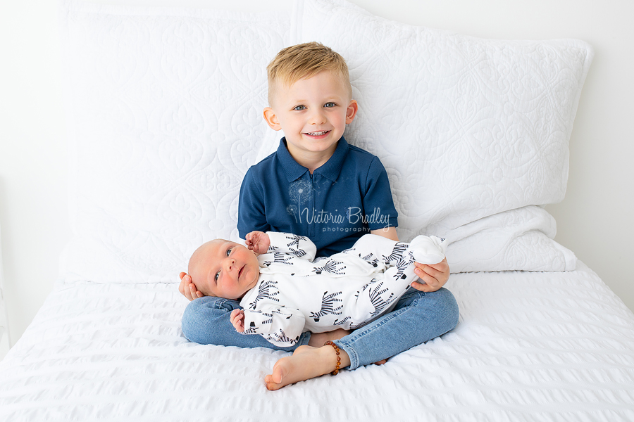 sibling newborn photography
