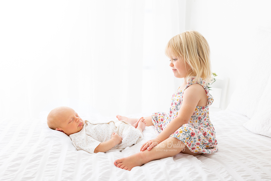 sibling and baby newborn photography