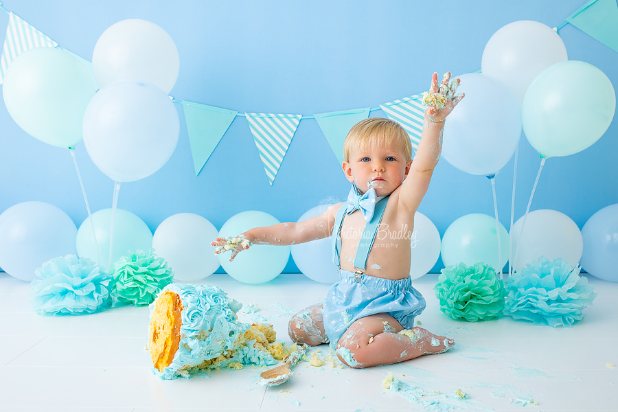 cake smash blues, mint and white