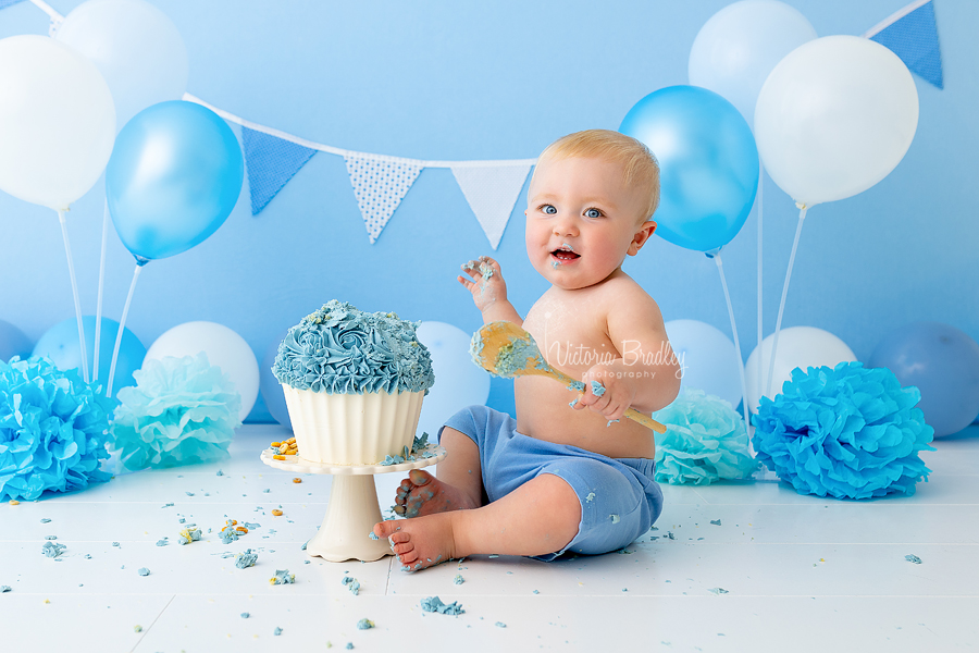 cake smash photography Kirkby In Ashfield