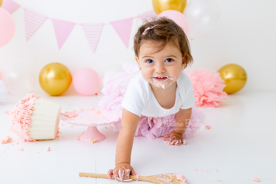 tracey bakes cake, pink and gold cake smash