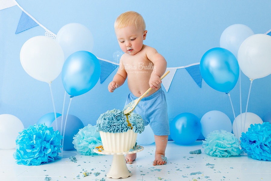baby boy blues cake smash