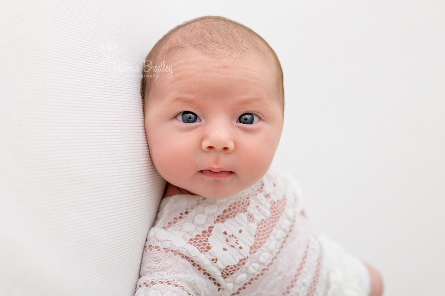 awake newborn 3 week old