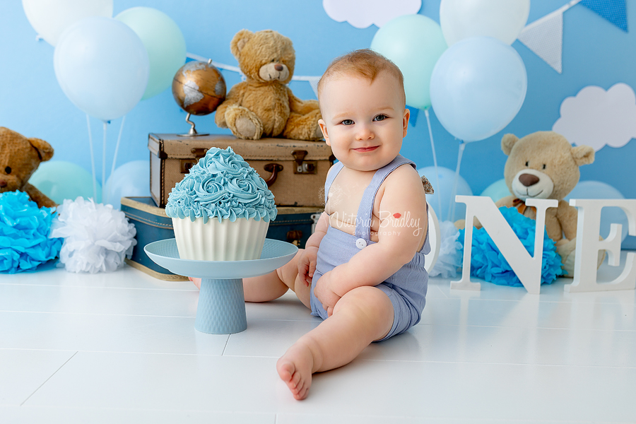 baby boy blue cake smash