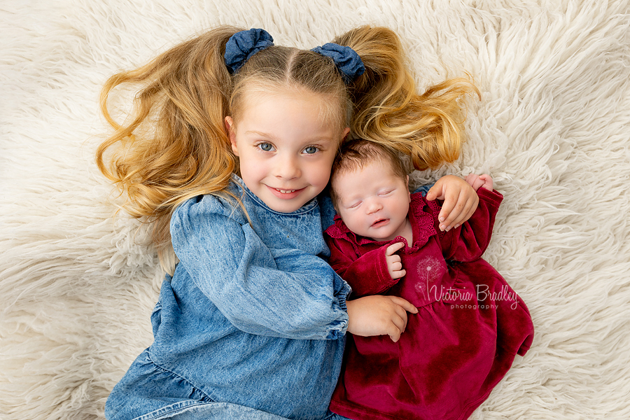 sibling and newborn photography